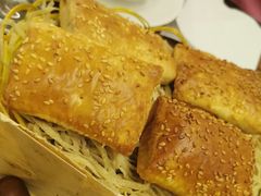 -洞庭洲·防空洞火锅·烧烤·铜锅涮肉(新百广场店)