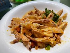 -茸梅路右拐龙虾-农家菜(松江店)