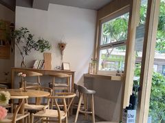 靠窗位-春上咖啡