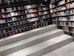 -钟书阁(群光广场店)