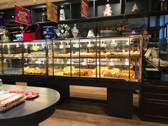 面包甜点陈列柜-米洛克欧洲蛋糕(西南路店)