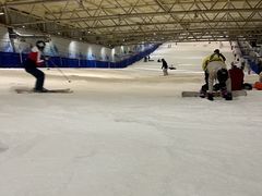 -乔波室内滑雪场
