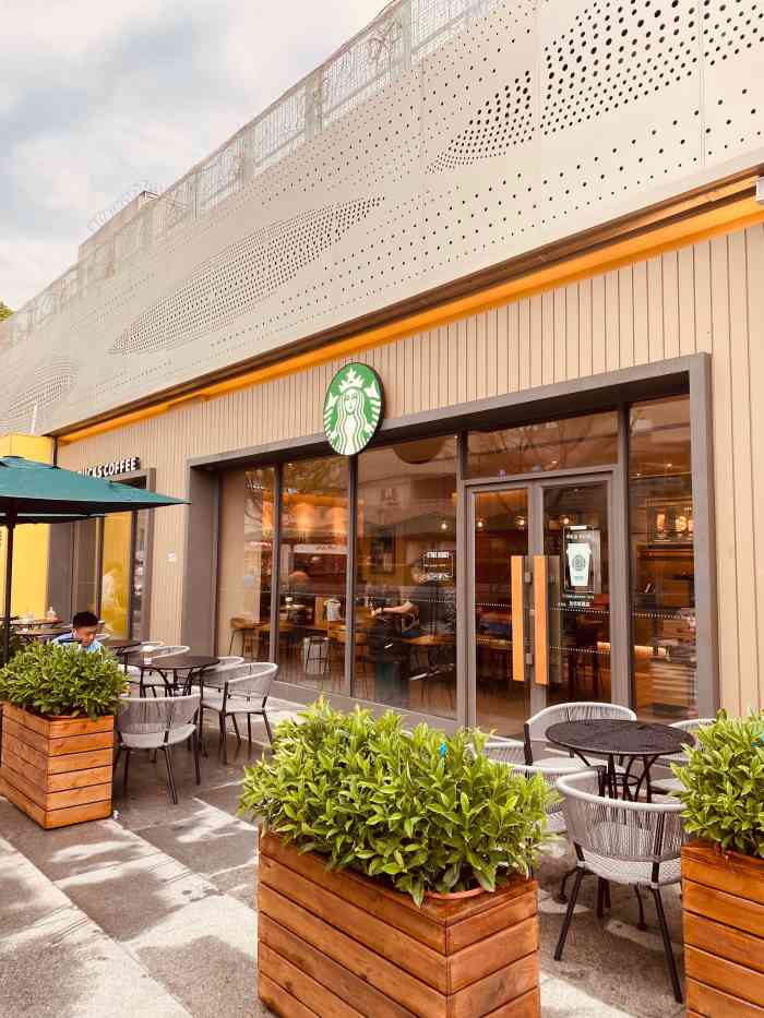 星巴克(深圳龙华缤果店)-"「蜜香燕麦红茶拿铁」莓莓酱改成樱花酱,茶.