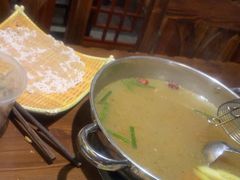 -乡土黄·鲜牛肉火锅·小龙虾(兴业街店)