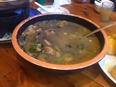-闯关东东北农家菜(崂山石老人店)