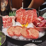 和牛烤肉蛋糕双人餐的天花板