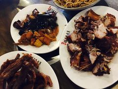 -老鼎万春卤菜(鹭湖宫8区店)