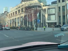 -TESLA 特斯拉(上海太古汇体验店)
