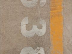 -奕欧来上海购物村停车场