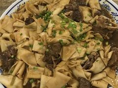 -壹阁胡羊焖饼(特色小吃街店)