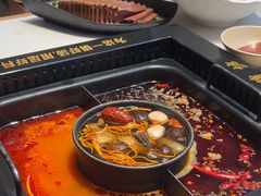 -老牌坊云南鱼豆花火锅(哈西万达店)