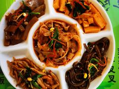 小吃五拼-令氏家外家周秦食府(高新店)