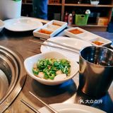 街边氛围感满点的烤肉店推荐