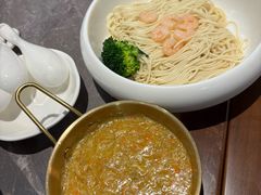 -莱莱小笼·乔艾