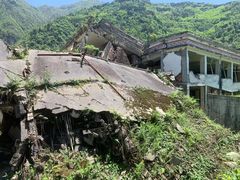 -四川汶川特大地震漩口中学遗址