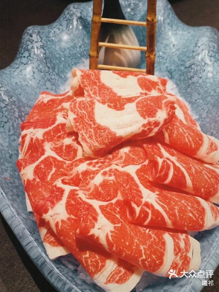 涮火锅的肉摆盘好有创意还有小梯子