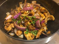 -胡须佬鸡煲四季火锅店(石厦西村直营店)