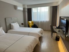 -白玉兰酒店(上海田子坊马当路地铁站店)