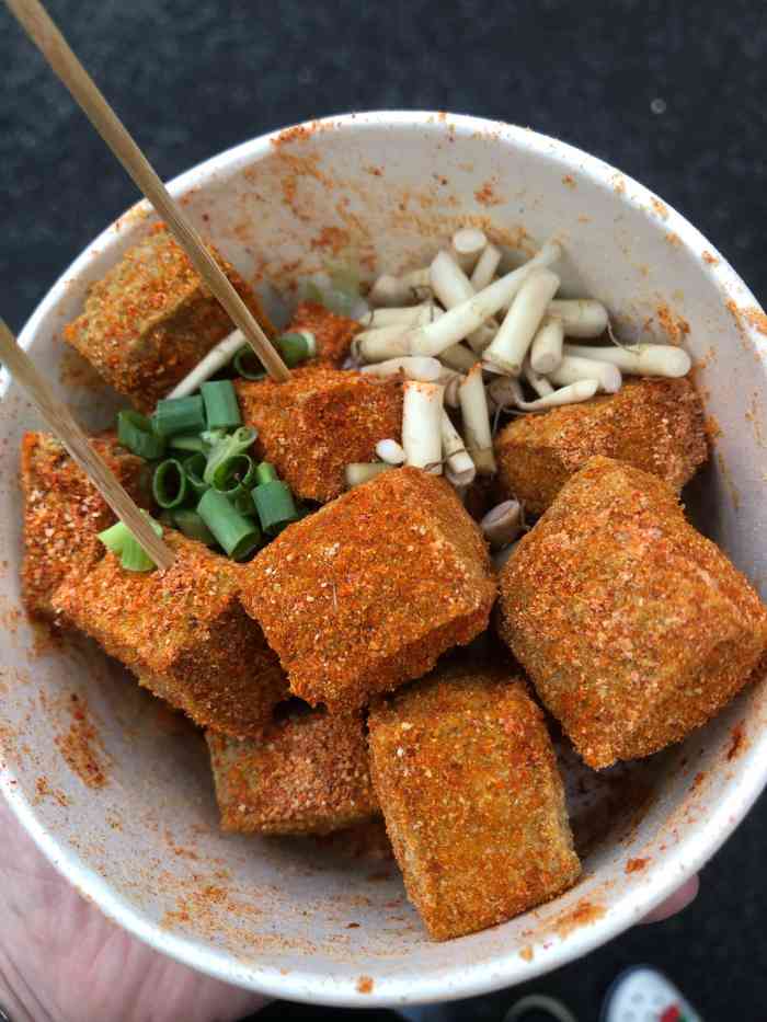 尝相思臭豆腐-"建设路必打卡 必尝试的一家店 来建设路.