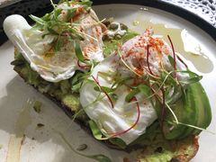 牛油果温泉蛋吐司-O'mills Sourdough Bakery&Bistro(永嘉路店)