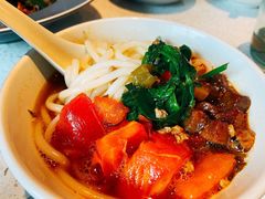 焖肉小锅米线-半山腰·云南菜(侨福芳草地店)
