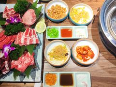 -明洞阿姨·韩式酱蟹烤肉·创意料理(三元桥店)