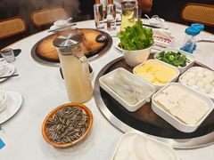 -鲁员外地锅鸡地锅鱼(古墩路店)