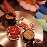这家咖啡馆居然还是个潮流集合店？！
