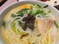 -彩云天云南餐厅