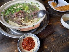 混烫汤锅-乐山食古香跷脚牛肉