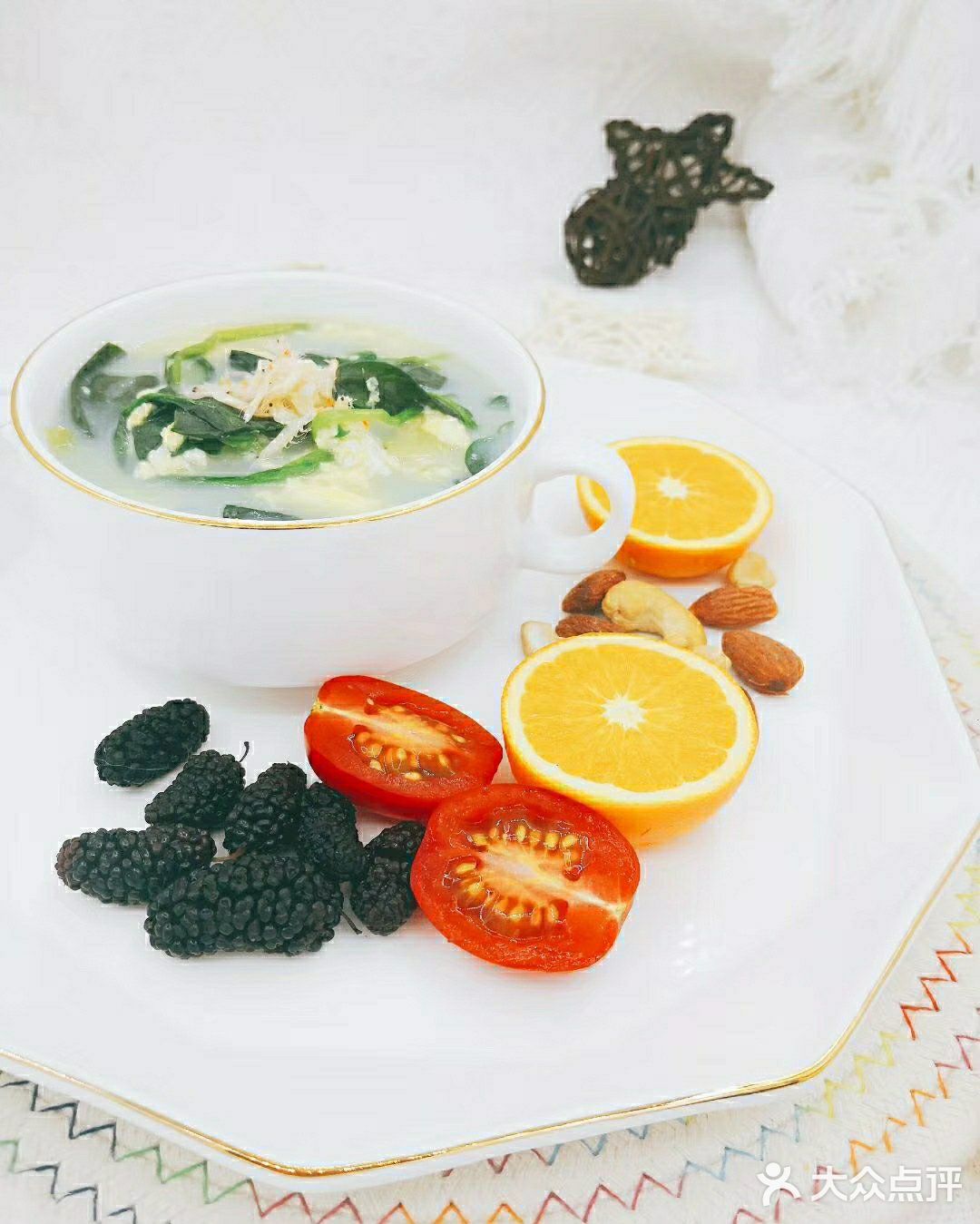 蛋白 : 藜麦+鸡蛋+肉松