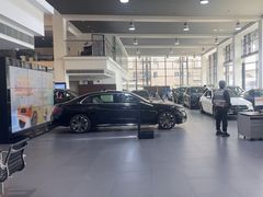 -上海星瀚奔驰4S店(红柳路店)