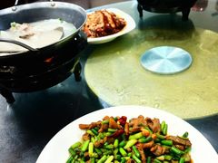 -余杨鸭鸭餐厅