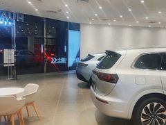 -华为授权体验店(中山公园来福士)