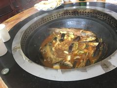 -粘豆包柴火铁锅炖