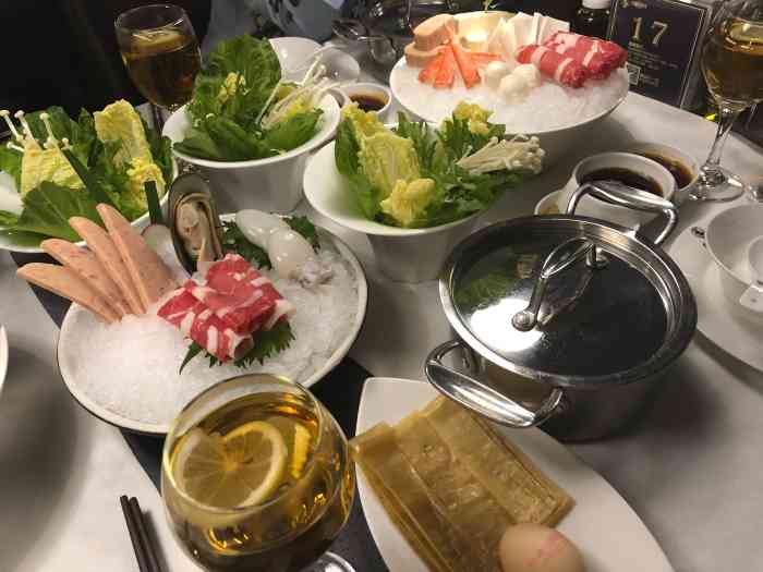 红鼎海鲜捞(香港广场淮海中路店)-"很好吃 服务好 环境不错 午市套餐