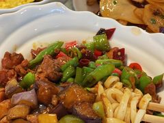 茄子肉丁小公鸡双拼拌面-文三里屯面馆(三里屯店)