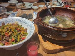 -头上红煨盐鸡·非遗院子餐厅
