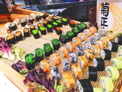 -舜耕山庄四时万和自助餐厅