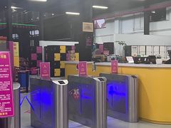 -嘿哟动霸CHUA·新潮玩运动娱乐中心·蹦床滑冰团建乐园