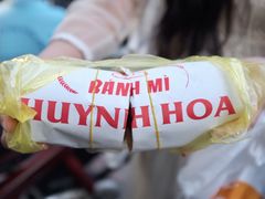 -Bánh Mì Huynh Hoa