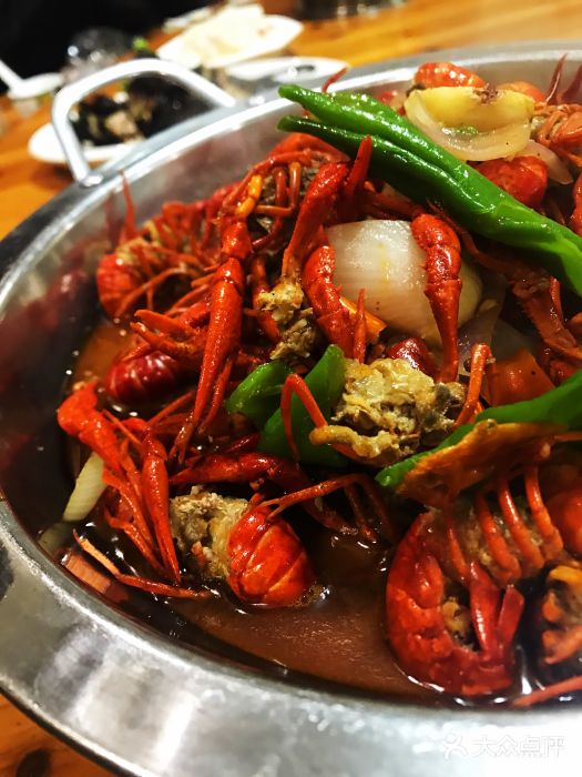 老方骨头煲黄焖小龙虾图片