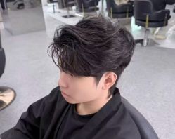 -MOVAN  HAIR莫凡匠人发型屋
