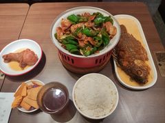 -顺溜·手工刀削面·黑金店(铜锣湾店)