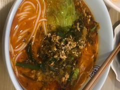 -花馬肆.云南过桥米线(汉神购物广场现场熬汤店)
