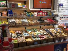 零售区-来伊份(金港大道二店)