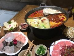 -白乐天毛肚火锅馆(解放碑店)