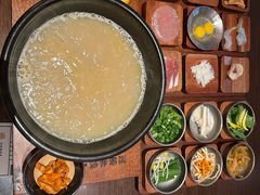 -银米·云南传统过桥米线(双廊黑金冠店)