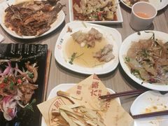 -六泰居·尔滨地标·东北菜(泰山路店)