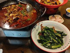 -富正毅三下锅·湘西韵味(天门山索道店)